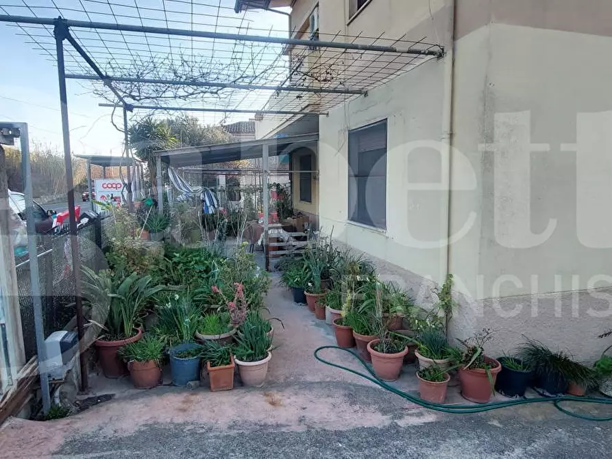 Immagine 2 di Palazzo in vendita  in Viale MAGNA GRECIA, 130 a Catanzaro