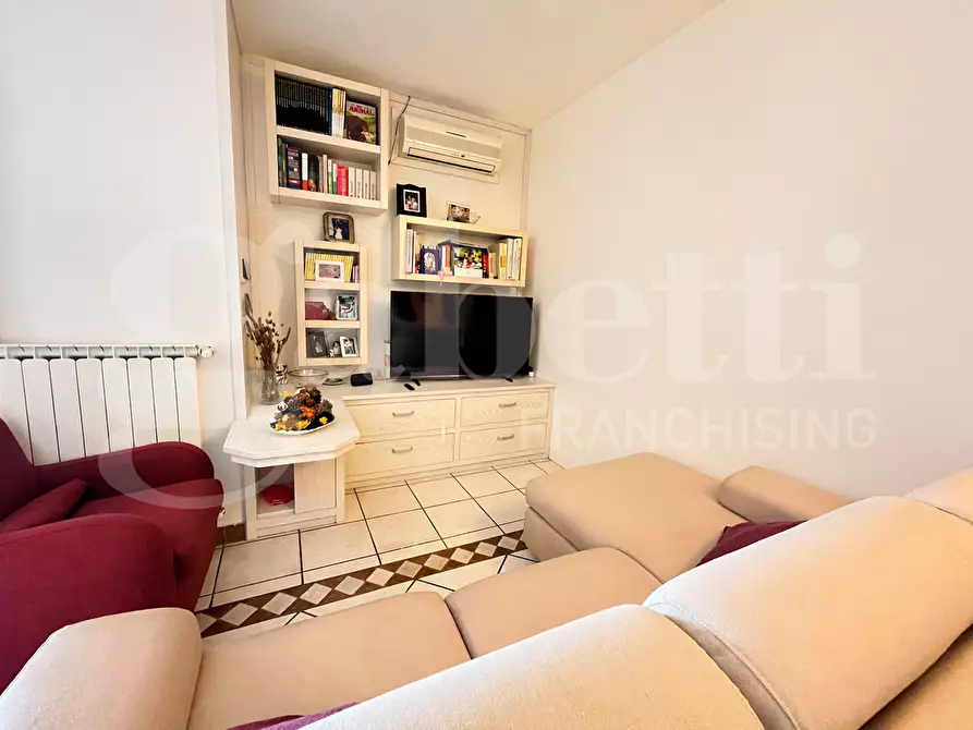 Immagine 11 di Appartamento in vendita  in Via Agamennone, 48 a Budoni