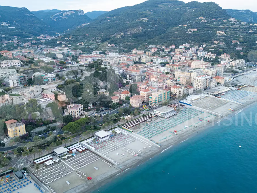 Immagine 19 di Loft/Open space in vendita  in Corso Europa a Finale Ligure
