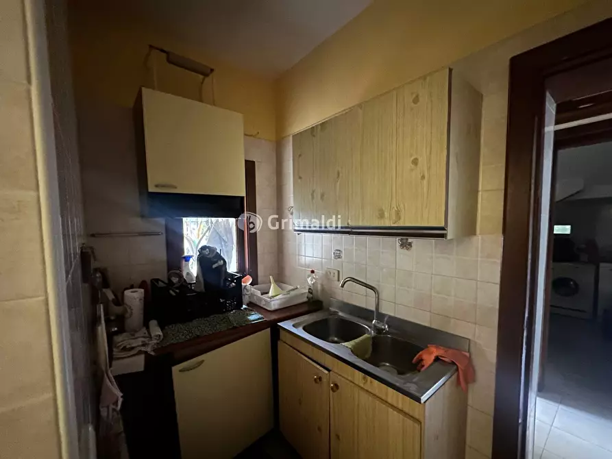 Immagine 3 di Negozio in affitto  in Via Leonardo Da Vinci, 39 a Acerra