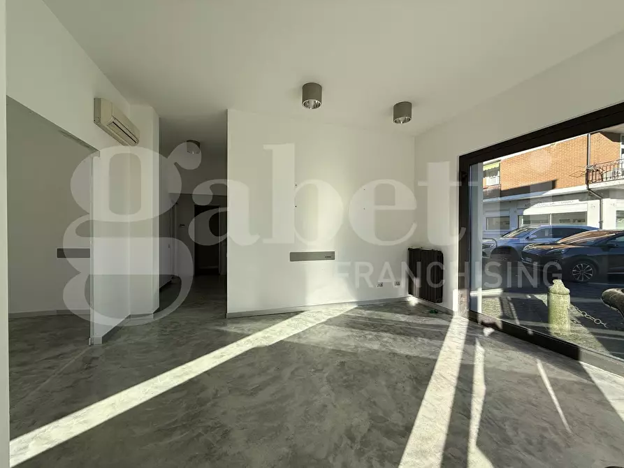 Immagine 12 di Negozio in affitto  in Via Roma, snc a Lurago D'erba