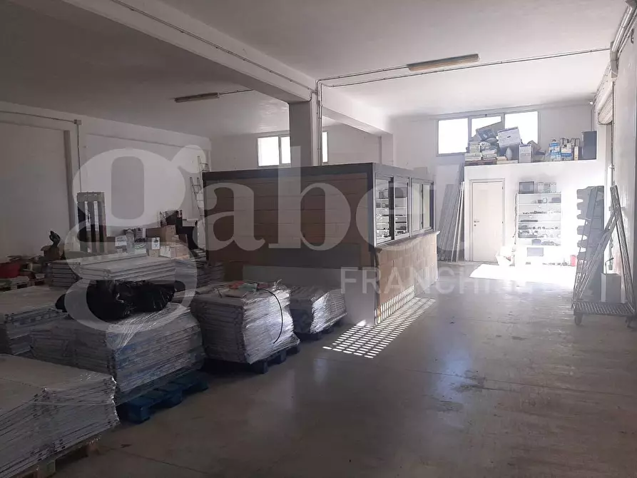 Immagine 2 di Capannone industriale in vendita  in Via foggia, sn a Ostuni