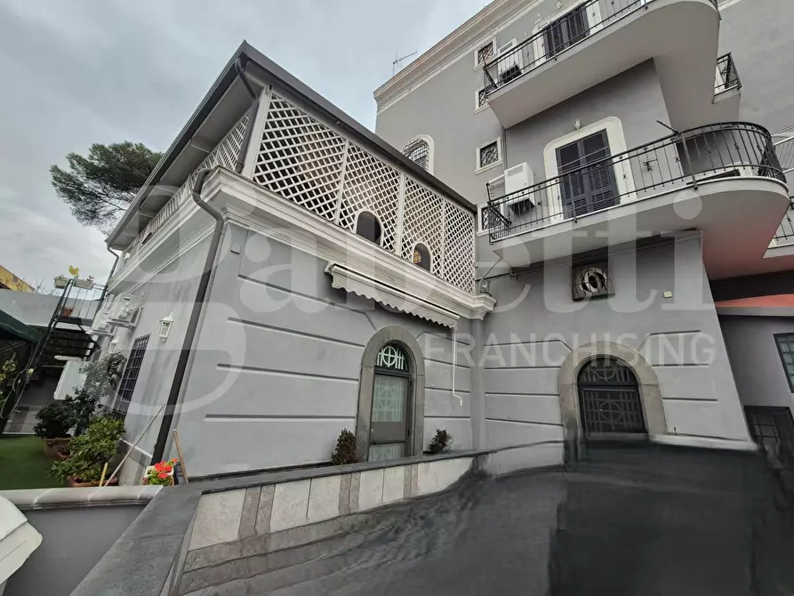 Immagine 3 di Palazzo in vendita  in Via Vesuvio a Torre Annunziata