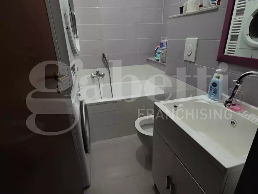 Immagine 12 di Appartamento in vendita  in Piazza G.B.TEDESCO, 23 a Taranto