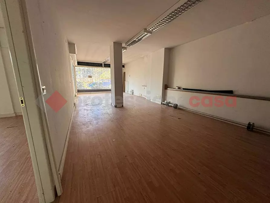 Immagine 16 di Negozio in affitto  in Via MARIO MOROSI, 24/26/28 a Firenze