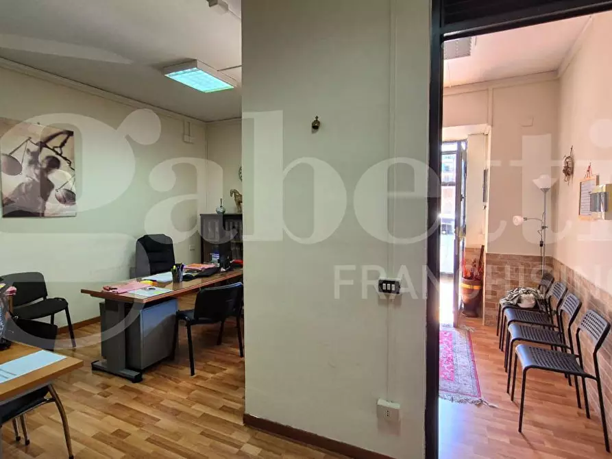 Immagine 10 di Ufficio in vendita  in Via Gambardella, 16 a Torre Annunziata