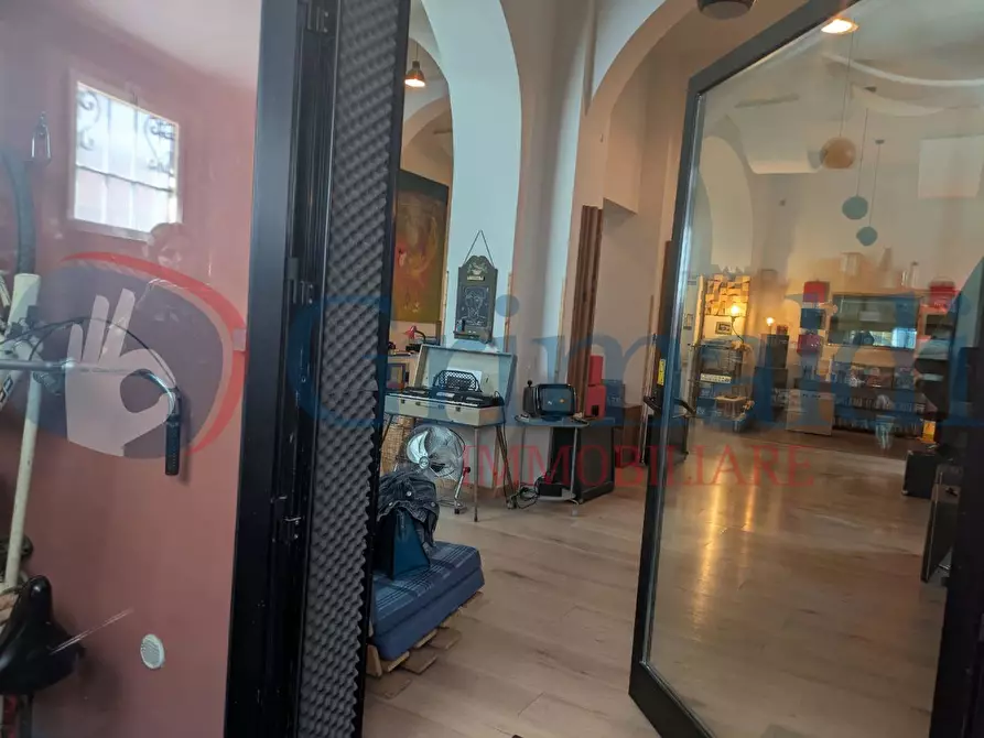 Immagine 4 di Magazzino in vendita  in Via del Testaio a Livorno