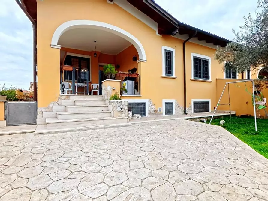 Immagine 1 di Casa quadrifamiliare in vendita  in Via scartazzini, 49 a Roma