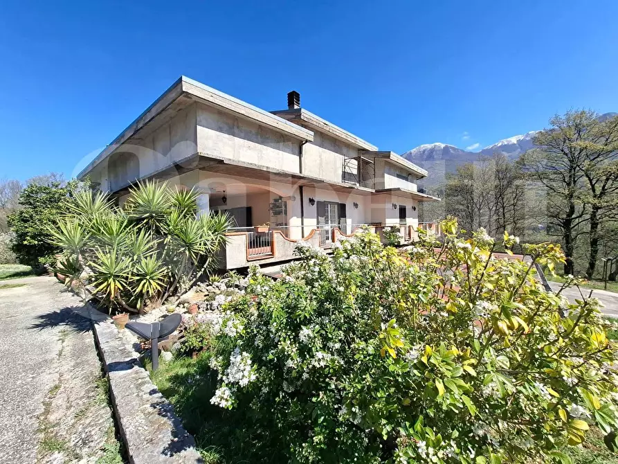 Immagine 2 di Casa indipendente in vendita  in LocalitÃ  Collepiano, 52 a Balsorano