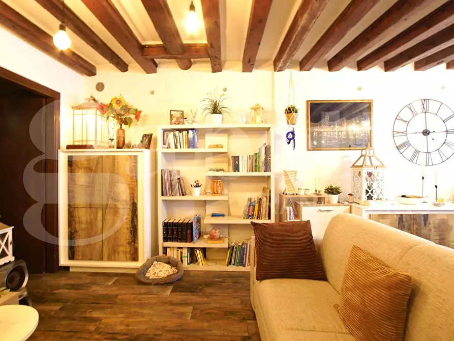 Immagine 9 di Appartamento in vendita  in Via Cannaregio, . a Venezia