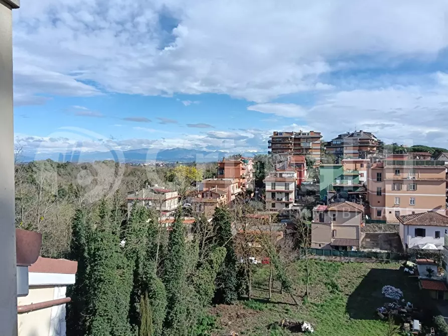 Immagine 37 di Appartamento in vendita  in Via Cassia a Roma