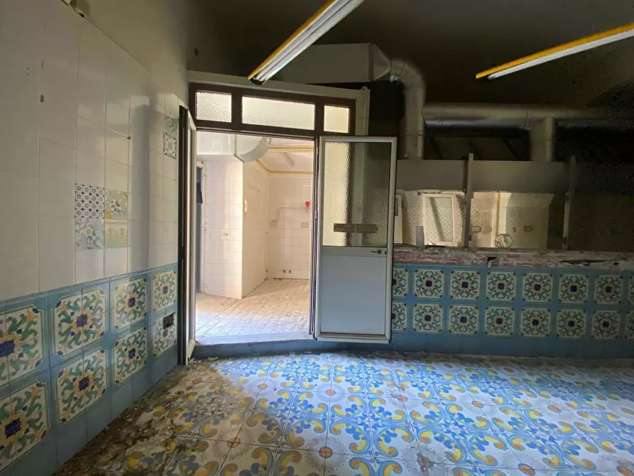 Immagine 4 di Negozio in vendita  in Via bruno Buozzi, 15 a San Giorgio A Cremano