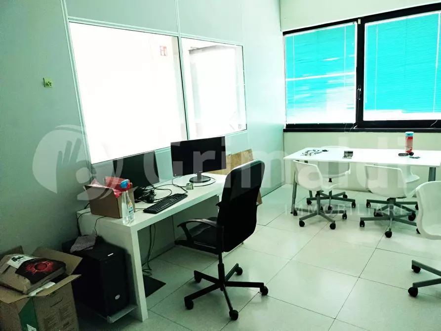 Immagine 3 di Capannone industriale in vendita  in Via MASSA AVENZA, 1 a Massa