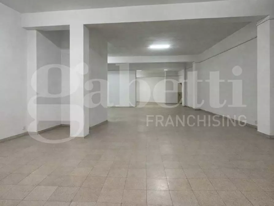 Immagine 4 di Laboratorio in vendita  in Via Tito Speri a Ostuni