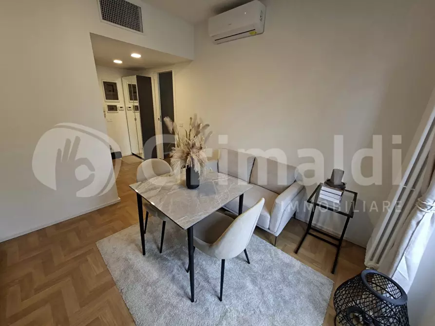 Immagine 2 di Appartamento in affitto  in Via Farini, 6 a Milano