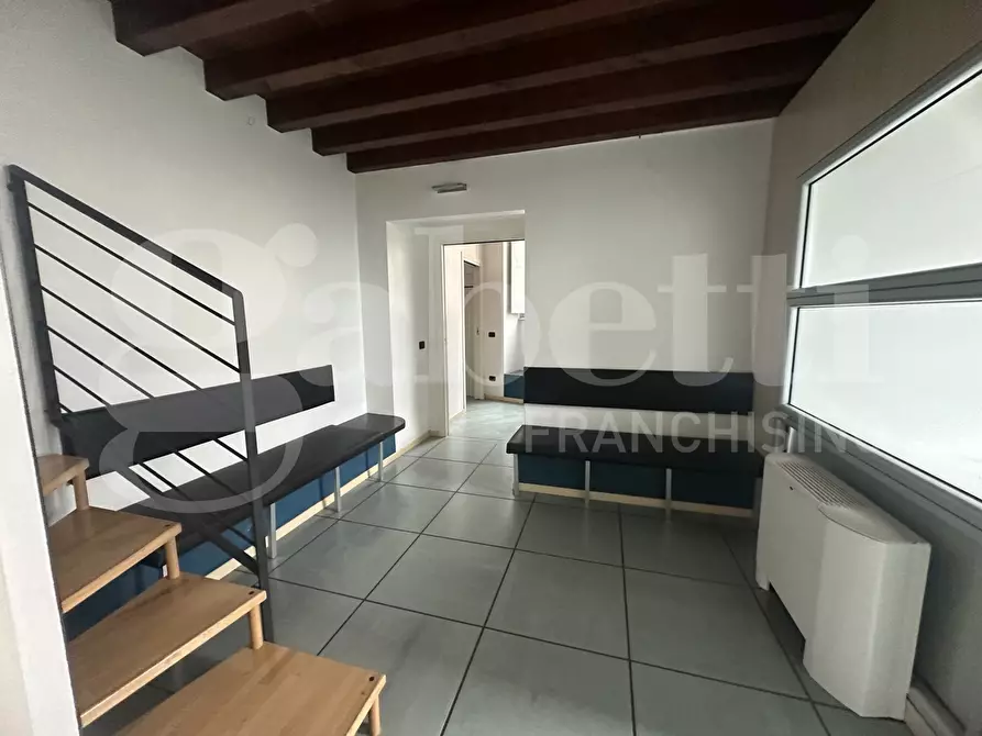 Immagine 18 di Attività commerciale in affitto  in Via Roma, 20 a Albese Con Cassano