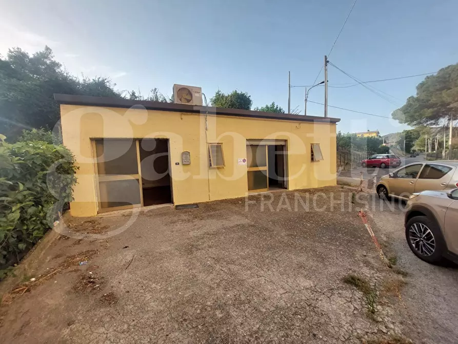 Immagine 1 di Laboratorio in vendita  in Via MOTTOLA D'AMATO, SNC a Catanzaro