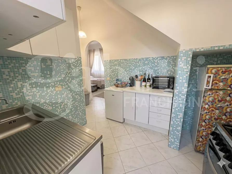 Immagine 17 di Casa trifamiliare in vendita  in Via lungomare tor san lorenzo, 57 a Ardea