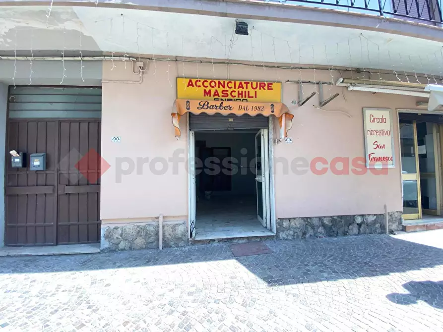 Immagine 3 di Negozio in affitto  in Via Trento, SNC a Mondragone