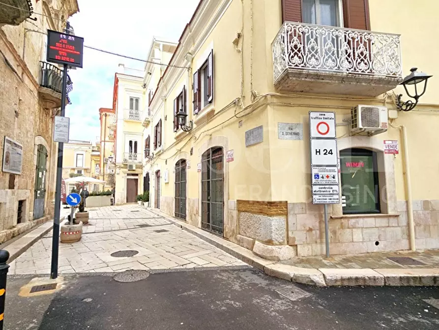 Immagine 2 di Negozio in vendita  in Piazza Municipio, 17 a San Severo