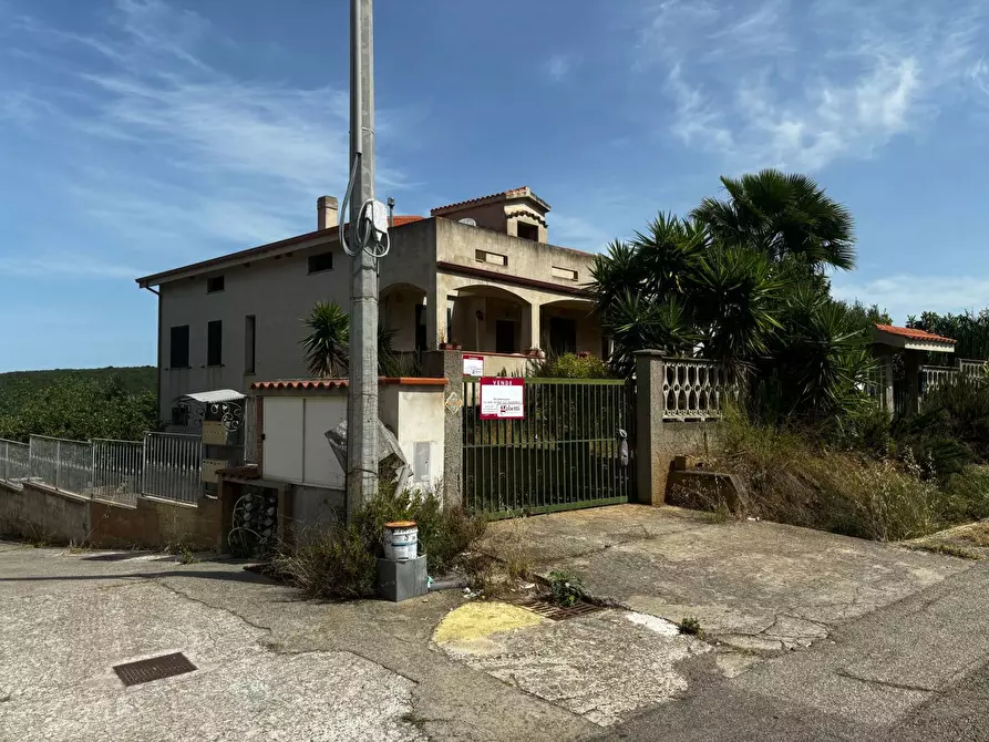 Immagine 1 di Villa in vendita  in Via Provinciale, 76 a Carbonia