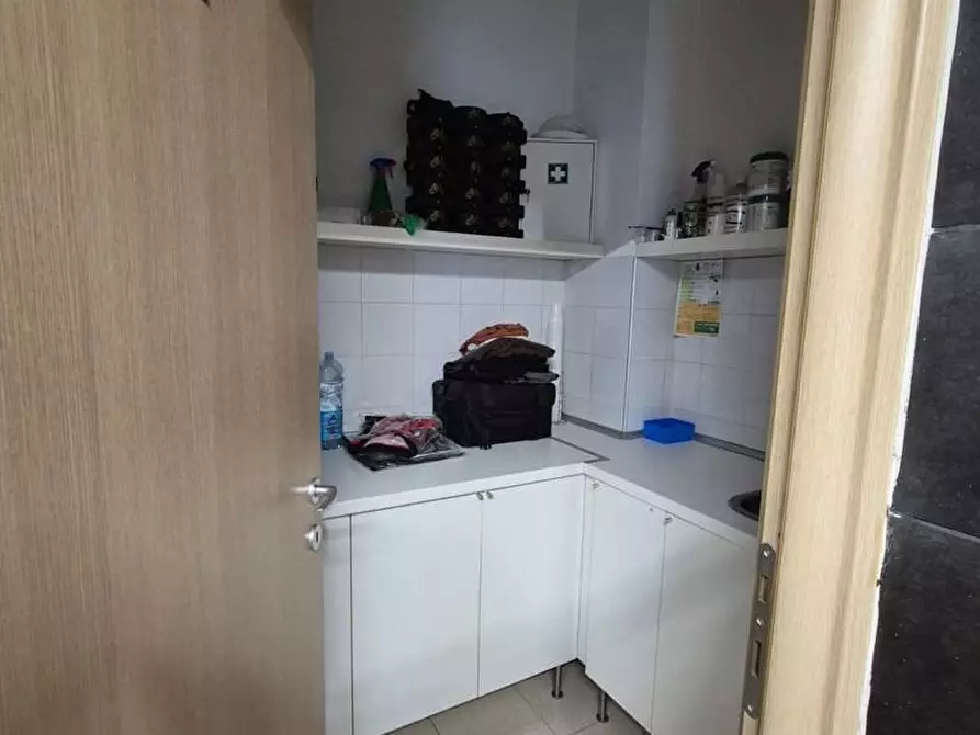 Immagine 26 di Negozio in vendita  in Via Vesuvio, 195 a Trecase