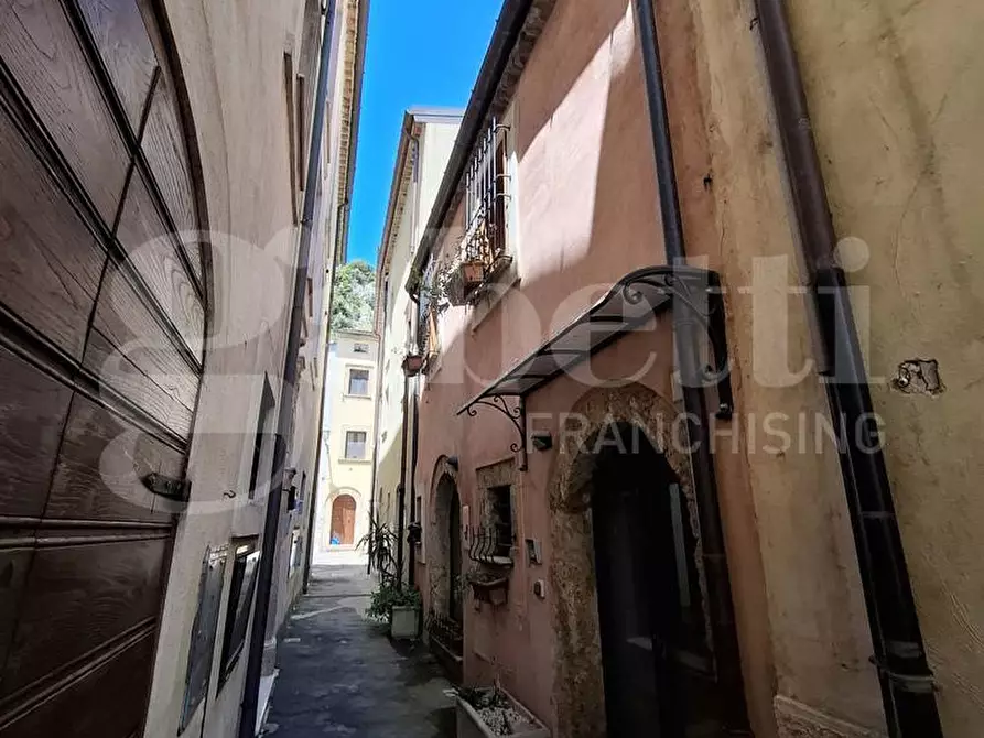 Immagine 1 di Appartamento in vendita  in Vicolo Alonzi, 9 a Sora