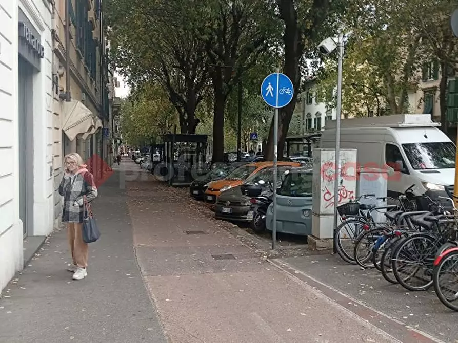 Immagine 5 di Negozio in affitto  in Viale DEI MILLE a Firenze
