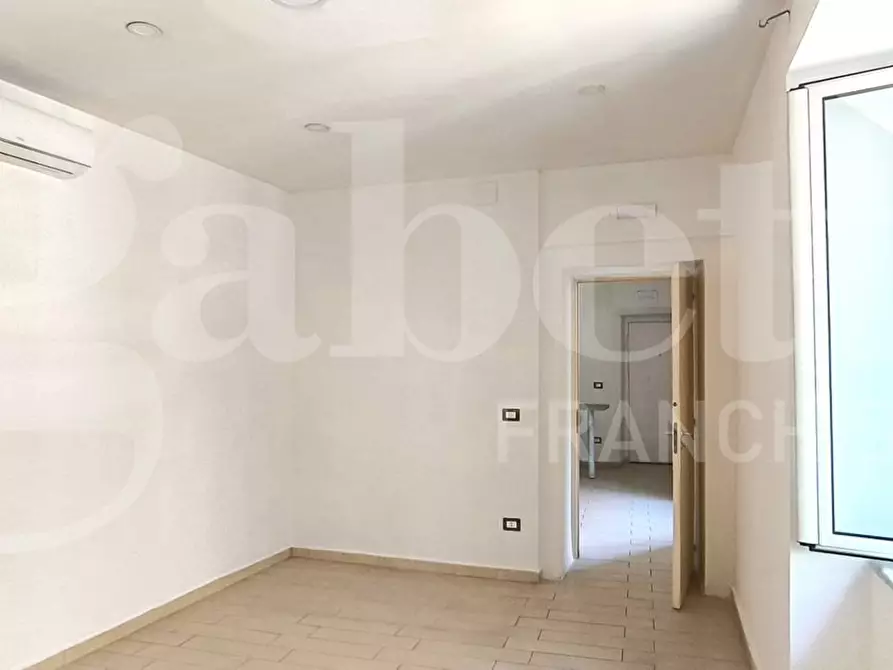 Immagine 10 di Appartamento in affitto  in Via Matteo Renato Imbriani a Napoli