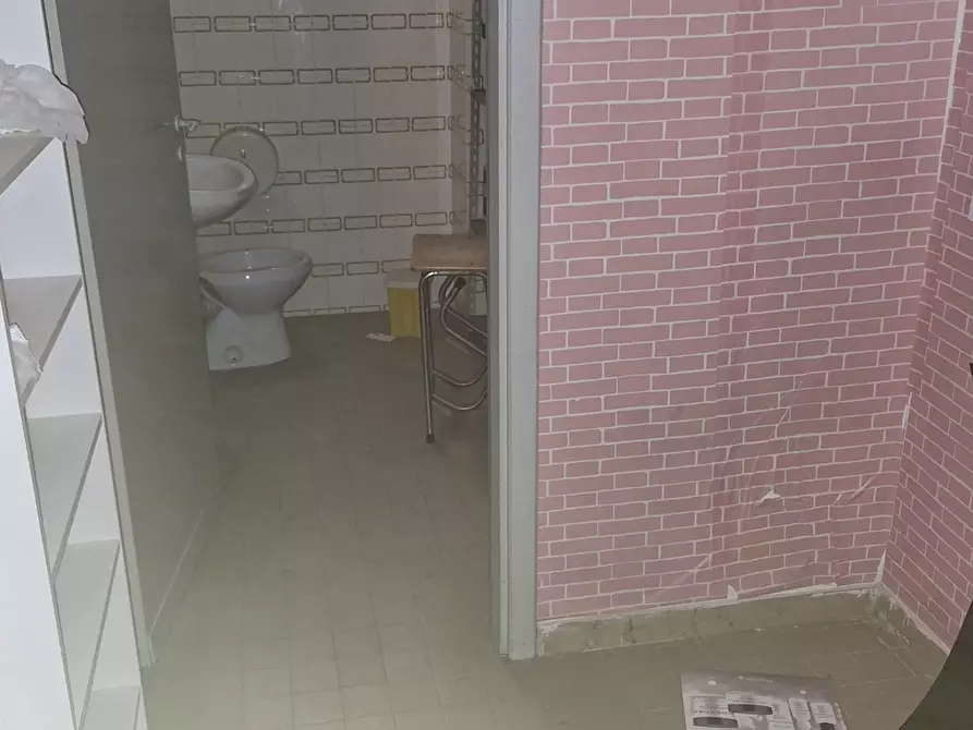 Immagine 6 di Negozio in affitto  in Via Centonze, 69 a Messina