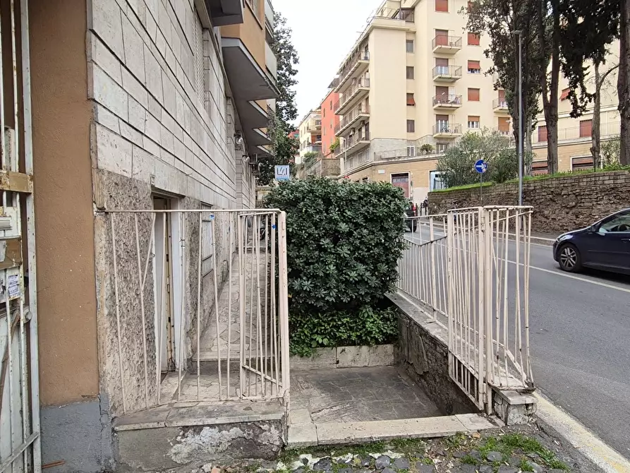 Immagine 22 di Magazzino in vendita  in Via aurelia, 125 a Roma