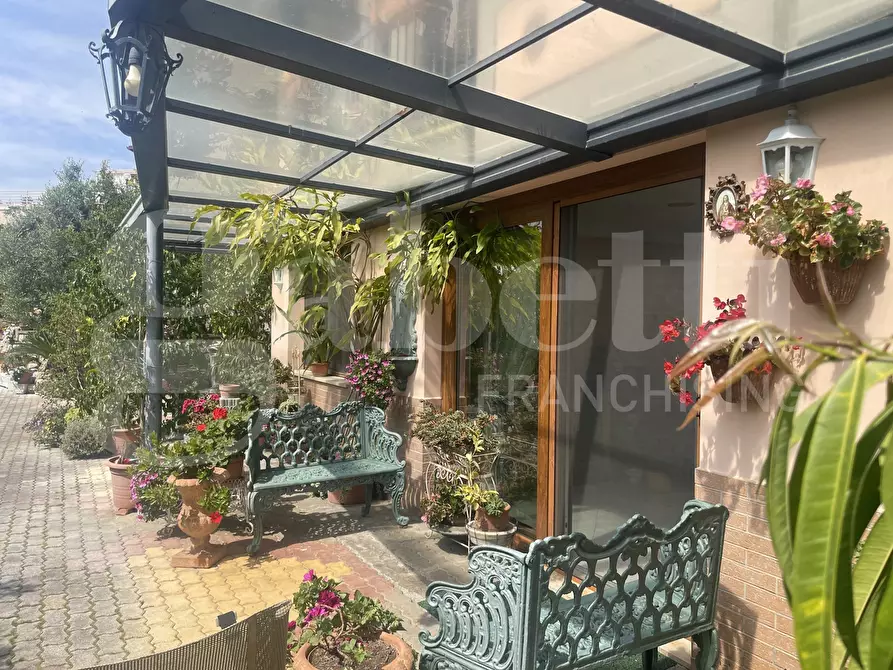 Immagine 4 di Casa trifamiliare in vendita  in Via San Remigio Paone, 10 a Formia