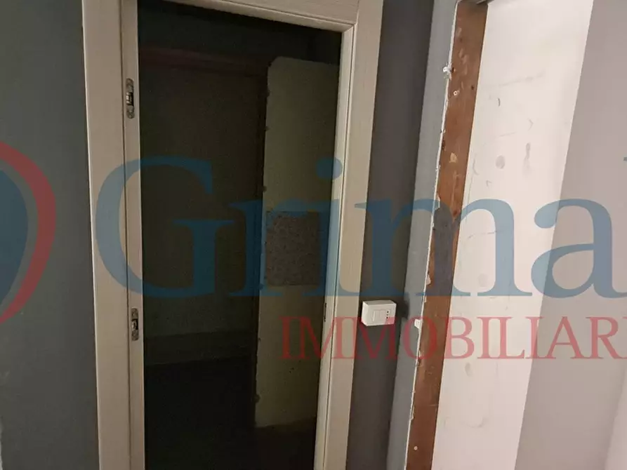 Immagine 12 di Negozio in affitto  in Via Santa Maria La Porta a Messina