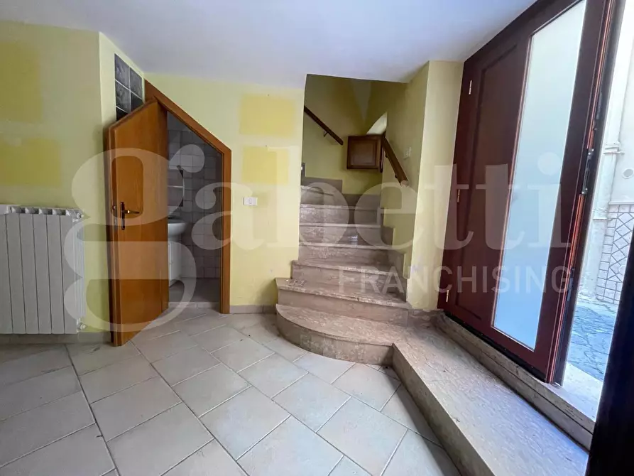 Immagine 1 di Appartamento in vendita  in Vico X Via Indipendenza, s.n.c a Gaeta