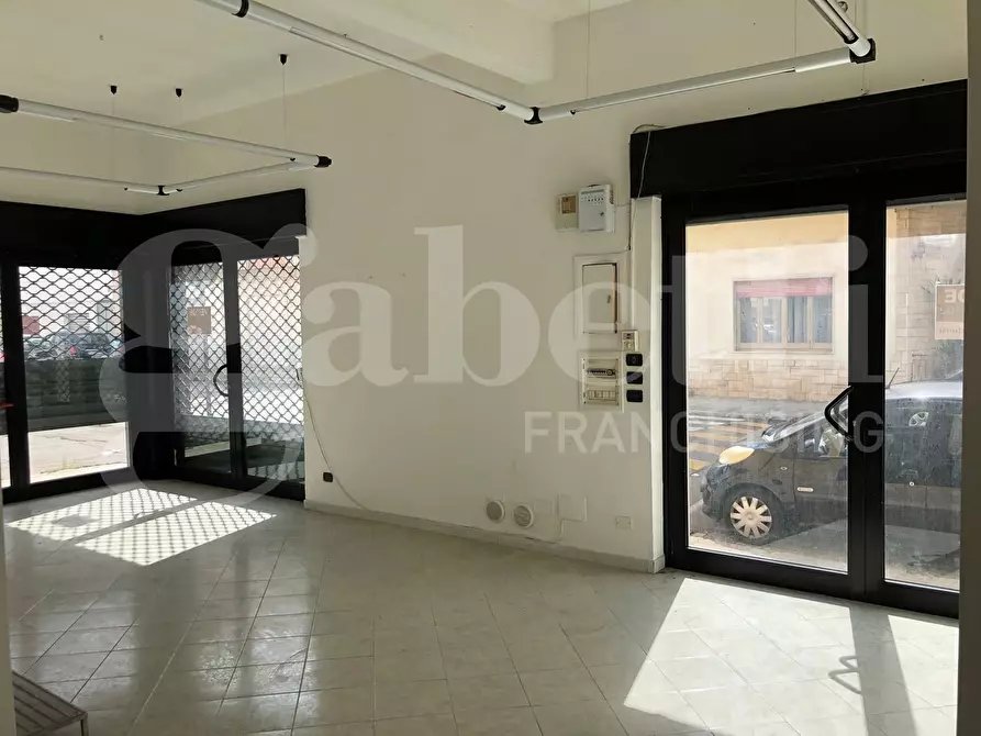 Immagine 3 di Negozio in vendita  in Via Fiume, 17 a Nardo'