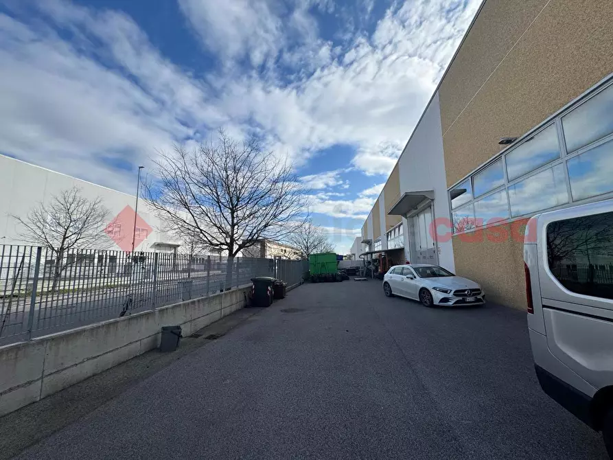 Immagine 1 di Capannone industriale in affitto  in Via LEGNAIOLI, 94/3 92/1 a Prato