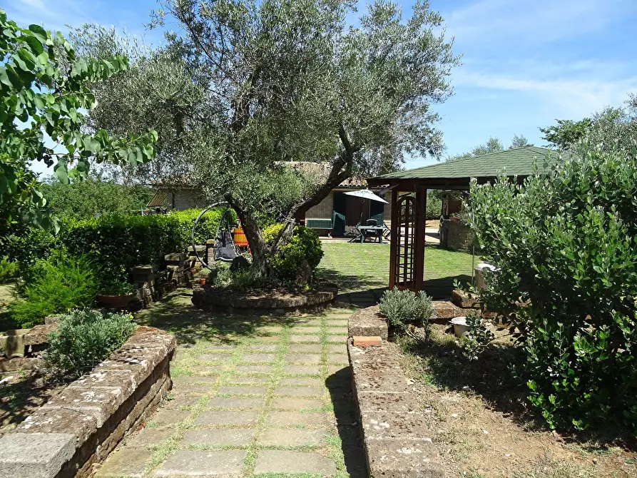 Immagine 2 di Villa in vendita  in Via Canale, 86 a Manziana