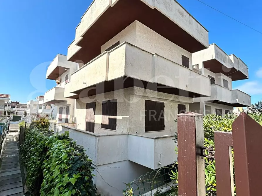 Immagine 3 di Casa bifamiliare in vendita  in Via dei passeri, 7 a Ardea