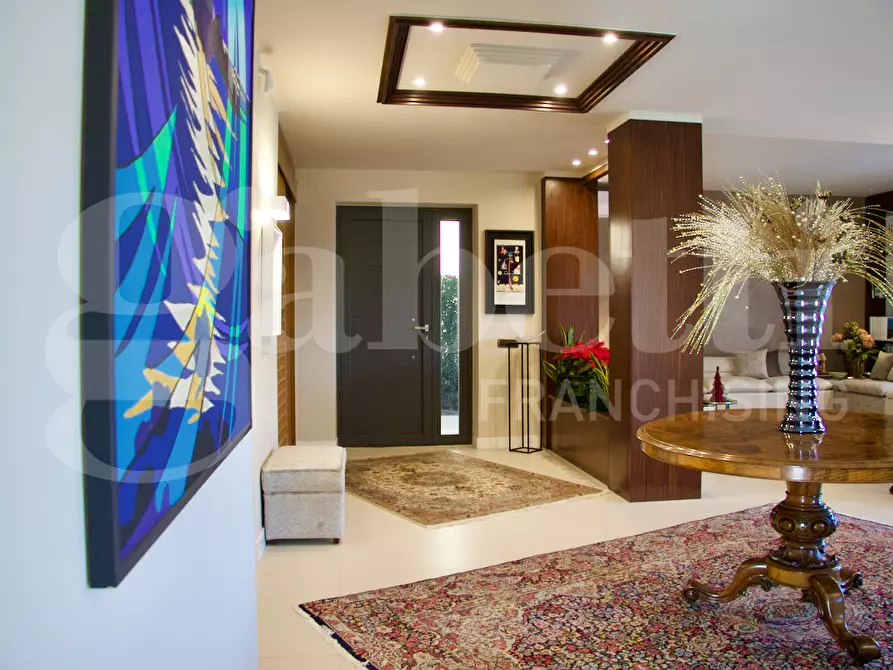 Immagine 16 di Villa in vendita  in Via Tondo Gioieni a Catania