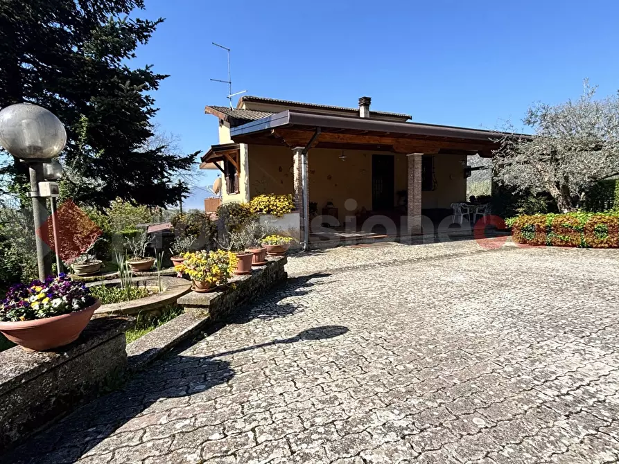 Immagine 1 di Casa bifamiliare in vendita  in Strada VICINALE VALLE D'UOVO, 7 a Fumone