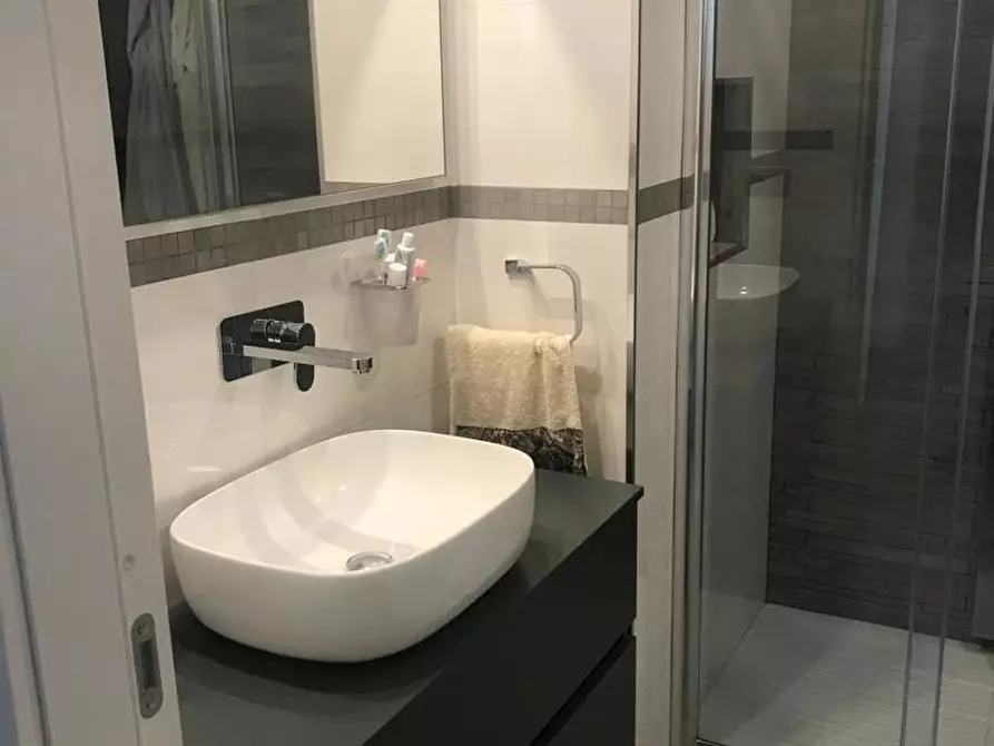 Immagine 9 di Appartamento in affitto  in Via Maresca a Torre Annunziata