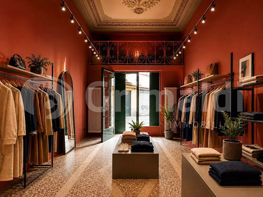 Immagine 2 di Negozio in vendita  in Corso GARIBALDI, 7A a Pavia