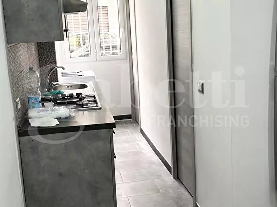 Immagine 7 di Appartamento in vendita  in Via Camillo Porzio a Napoli