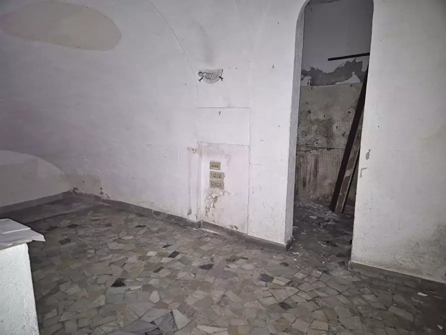 Immagine 16 di Negozio in vendita  in Piazza Trieste e Trento a Napoli