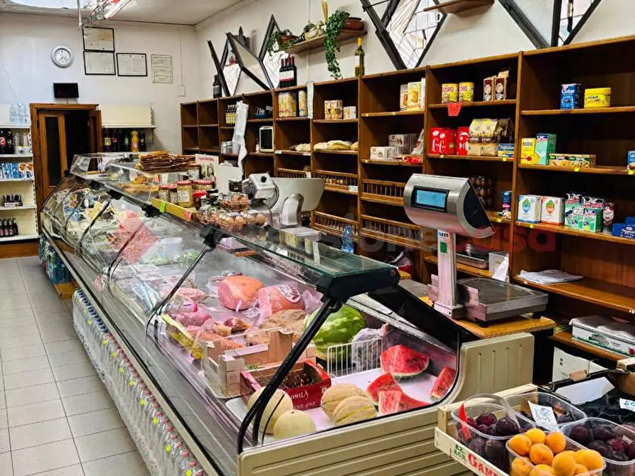 Immagine 6 di Negozio in vendita  in Via TORCICODA a Firenze