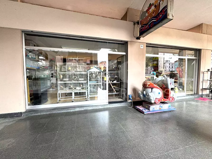 Immagine 2 di Negozio in vendita  in Via Caboto, 24 a Andora