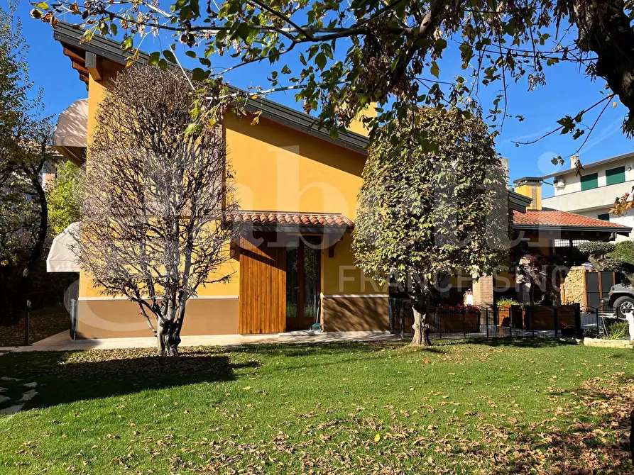 Immagine 3 di Villa in vendita  in Via Andretto Attilio, 4 a Sandrigo