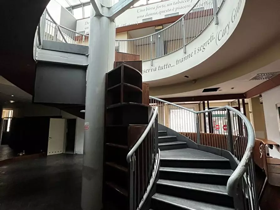 Immagine 7 di Negozio in affitto  in Via Andrea Costa, 154 a Bologna