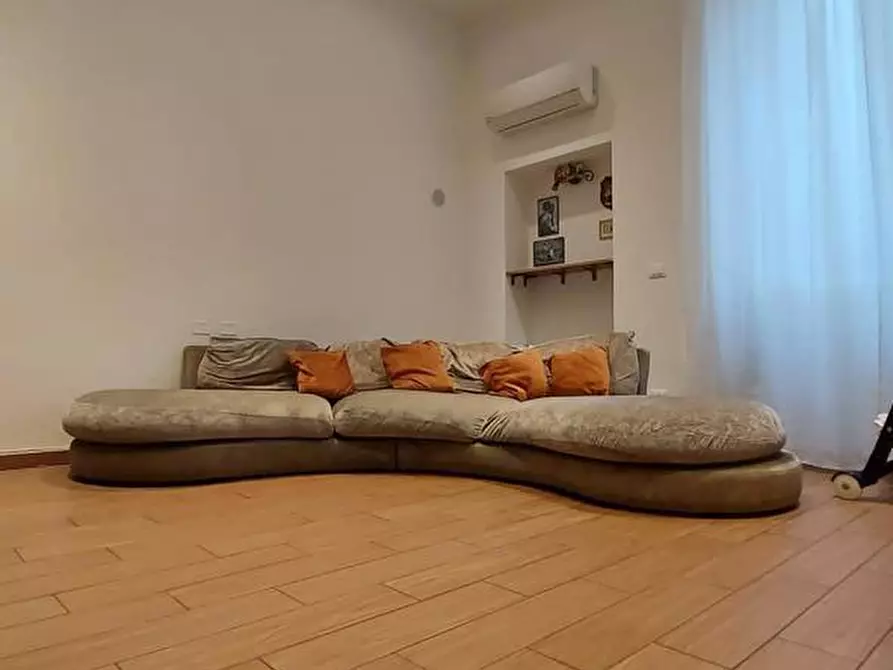 Immagine 1 di Appartamento in vendita  in Via Scali del ponte di marmo, 12 a Livorno