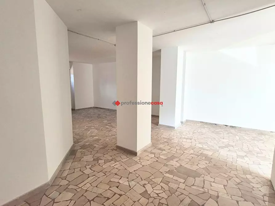 Immagine 5 di Negozio in affitto  in Via Benedetto Croce, 85 a Foggia